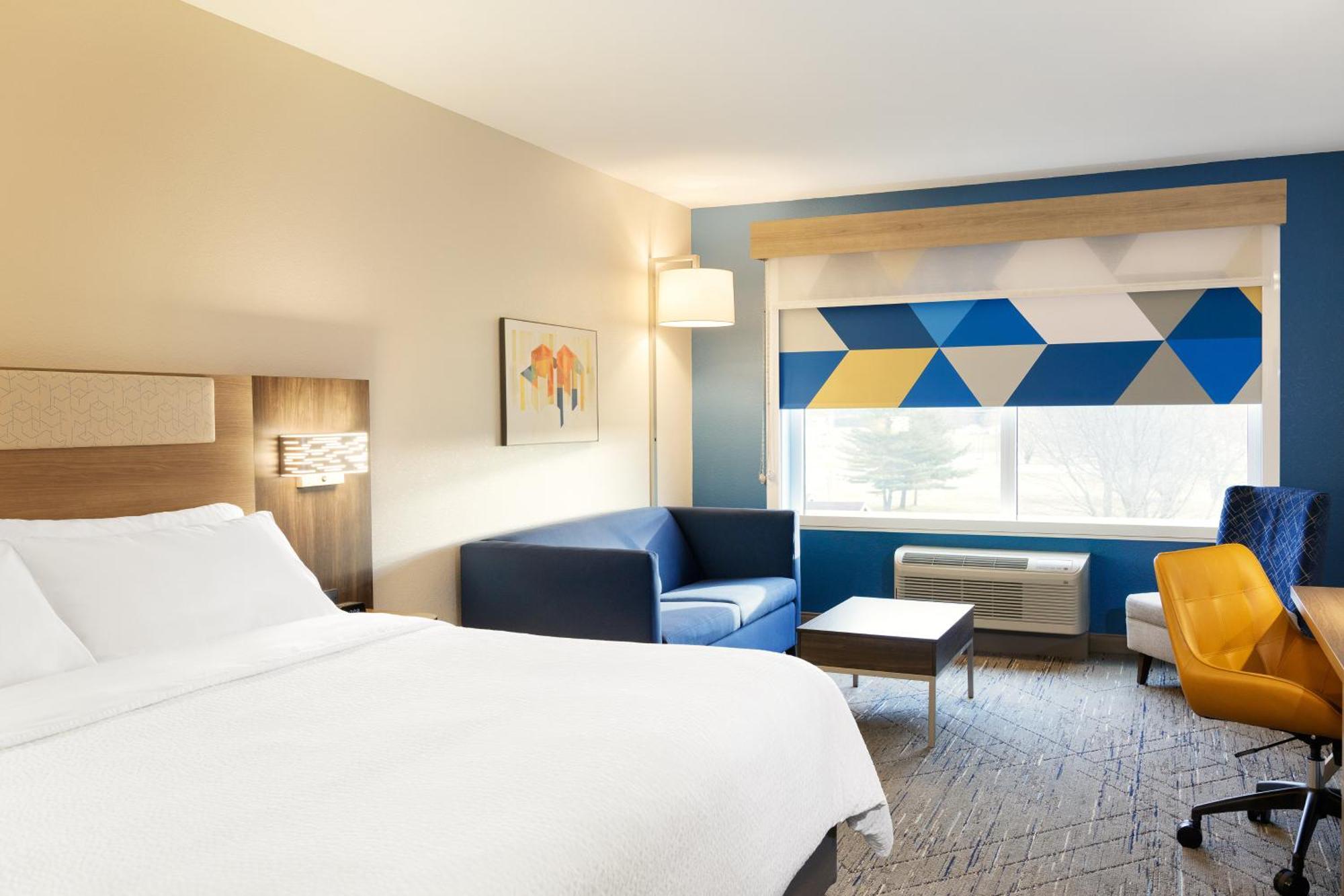 Holiday Inn Express Hotel & Suites Sanford By Ihg Exterior photo
